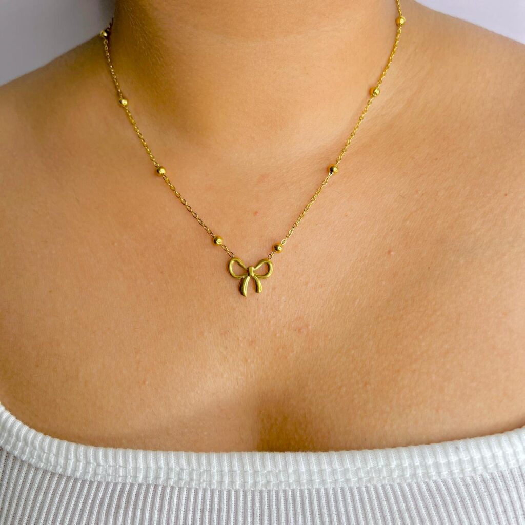Bow Necklace