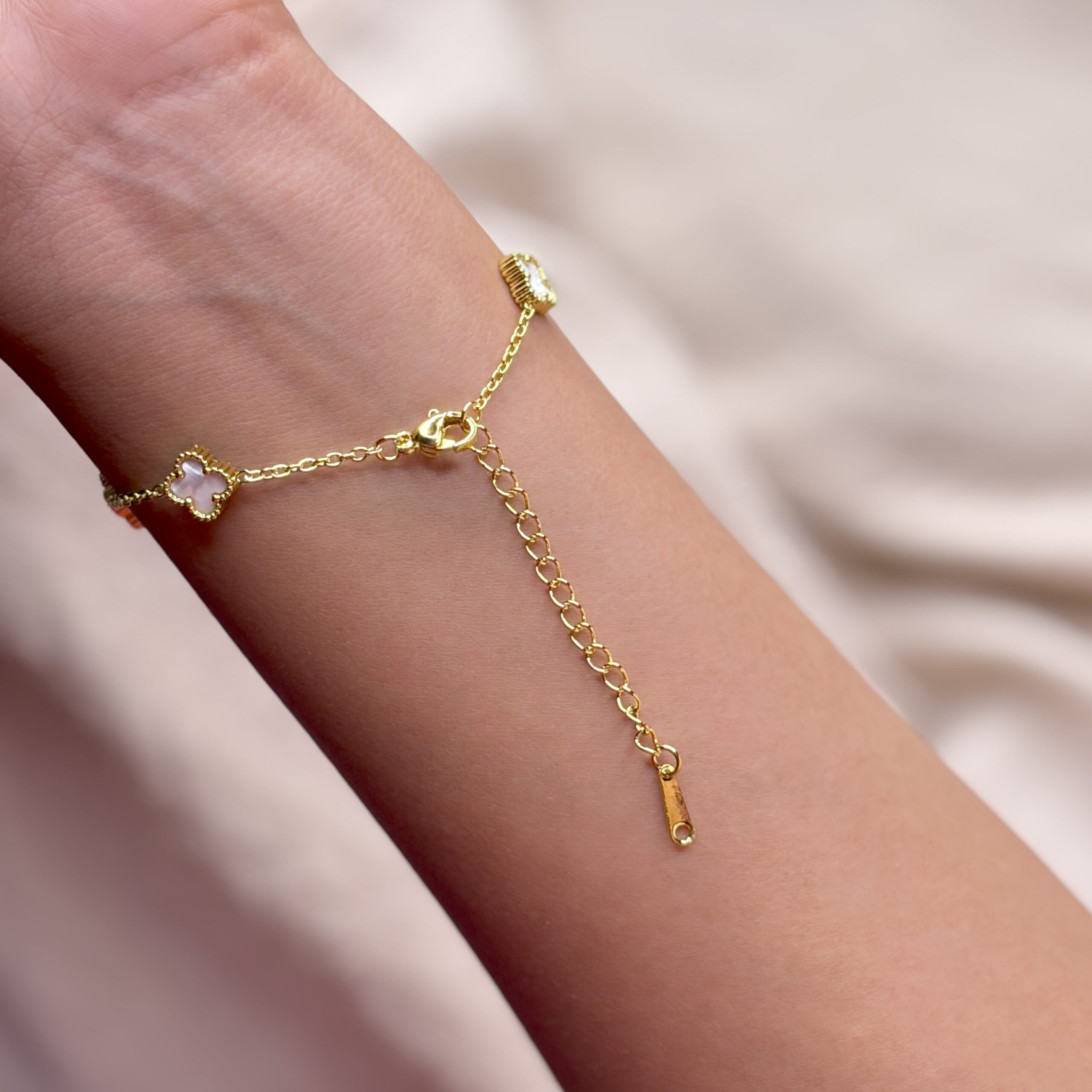 stone clover bracelet (copy) stone clover bracelet (copy)